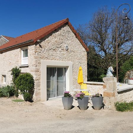 Gites Les Ecuries Saserang Mouilleron Екстериор снимка